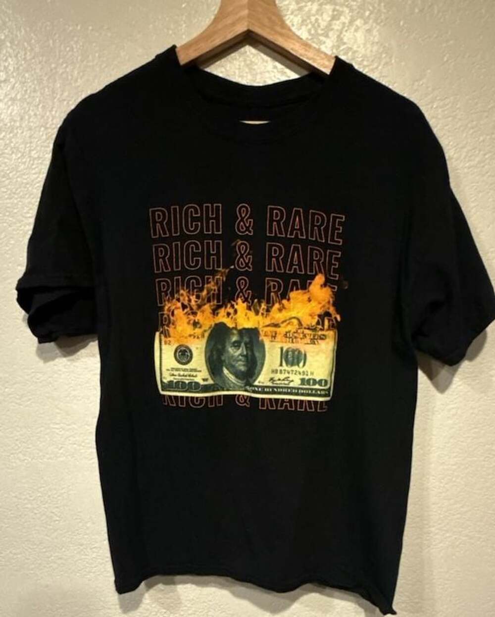 Familia Forever Rich & Rare Burning Money T-Shirt Size Large Black